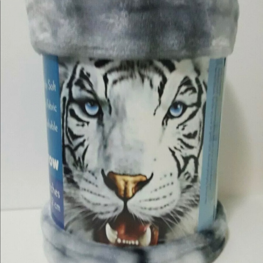 Royal Plush Raschel Blanket Soft throw white/gray